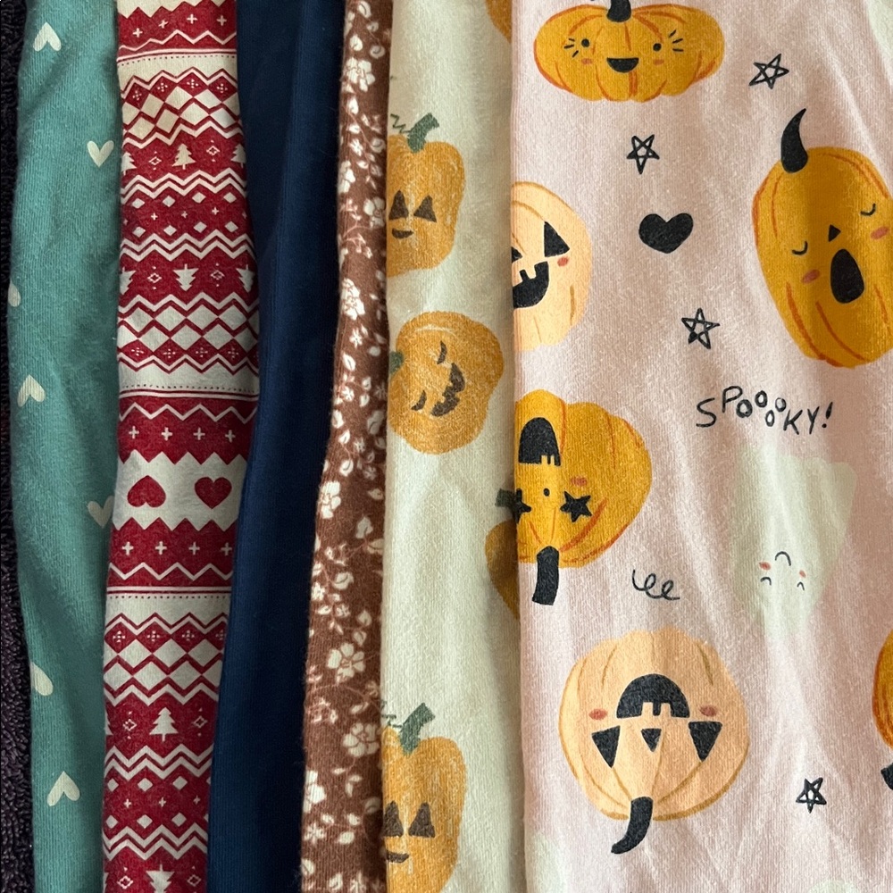 Old Navy Lot 4T leggings Halloween Fall Christmas Hearts